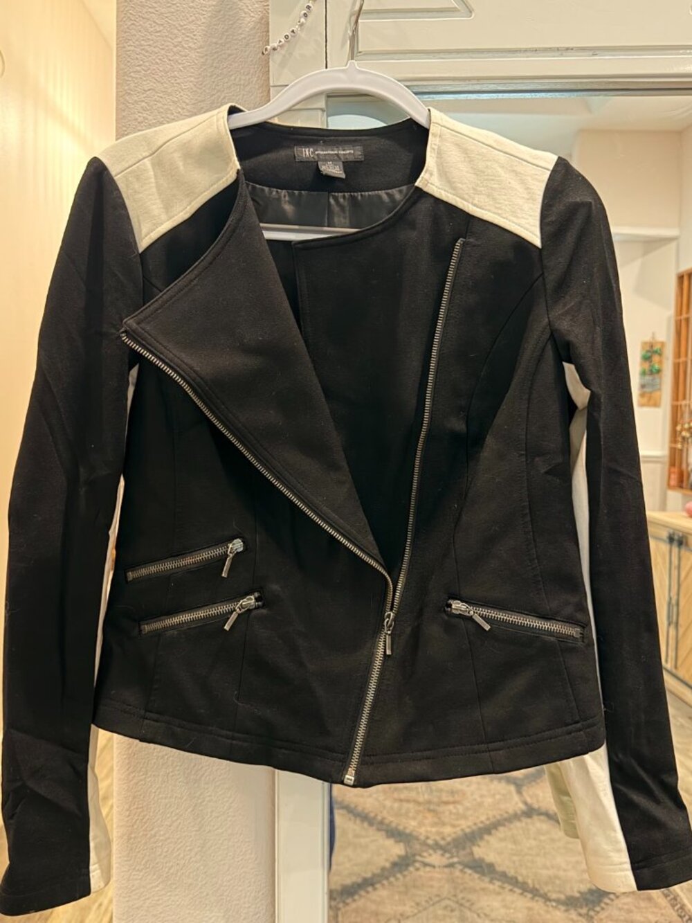 INC International Concepts Black/Cream Colorblock Moto Jacket Size M